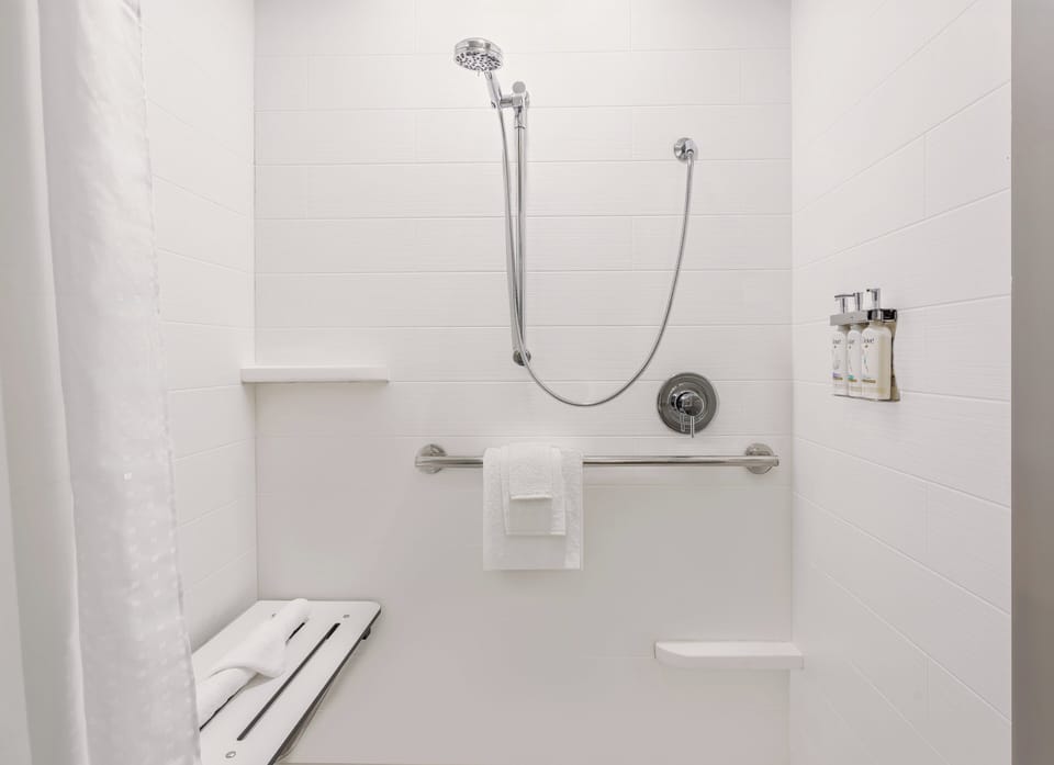 Suite, 2 Bedrooms, Roll-in Shower (Mobility Accessible) | Bathroom | Bathtub, free toiletries, hair dryer, towels