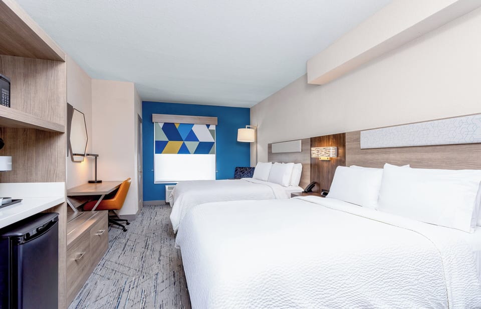 In-room safe, desk, WiFi (free), bed sheets