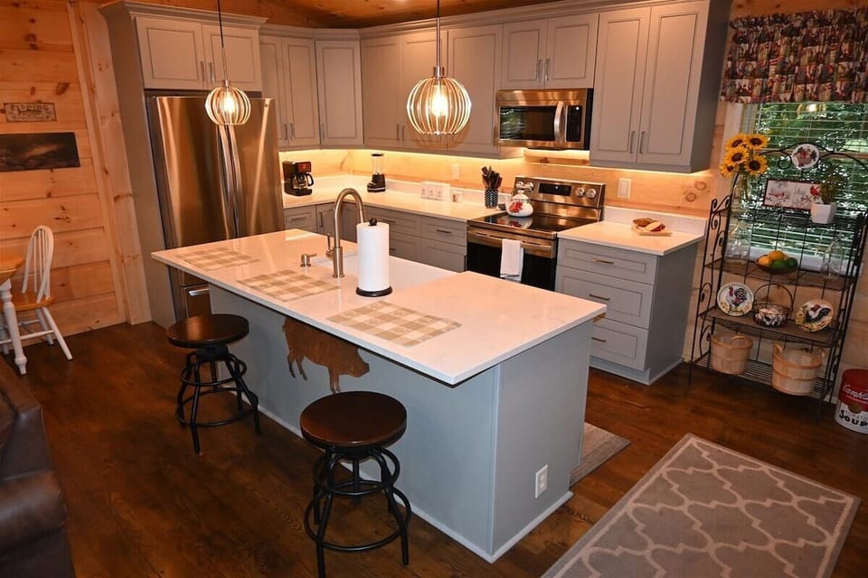 Fully Stocked Kitchen with Granite Counter Tops
