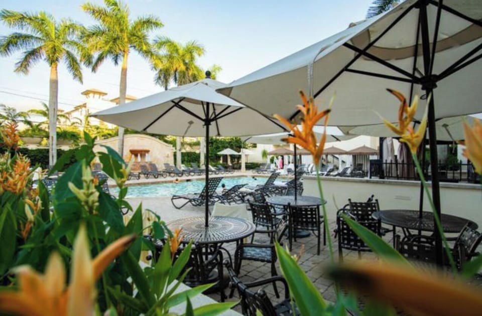 Poolside Bar