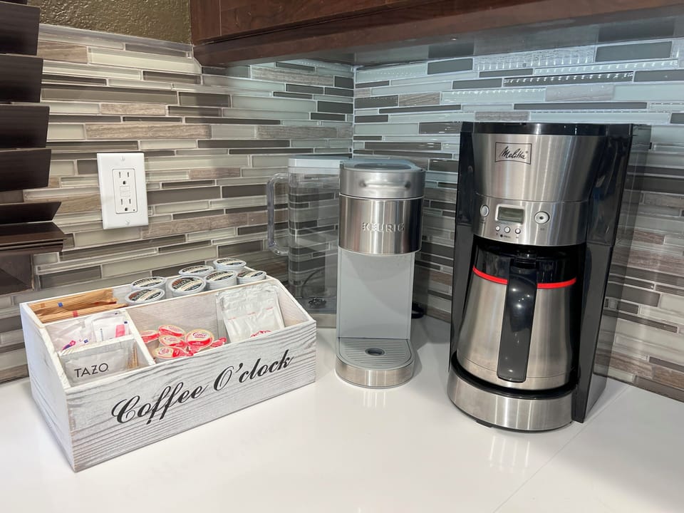 Traditional Drip Style Coffee Maker, Keurig  Coffee Maker,Starter Pack of Coffee