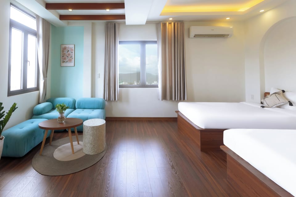 Deluxe Room, City View | Pillowtop beds, soundproofing, WiFi (free)