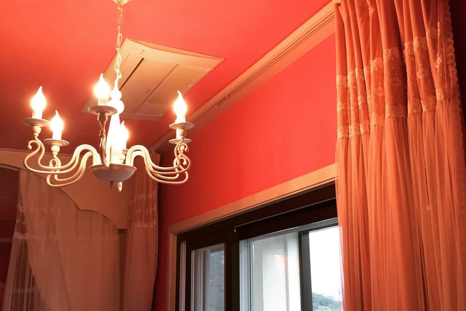 Signature Room | In-room safe, soundproofing, WiFi (free), bed sheets