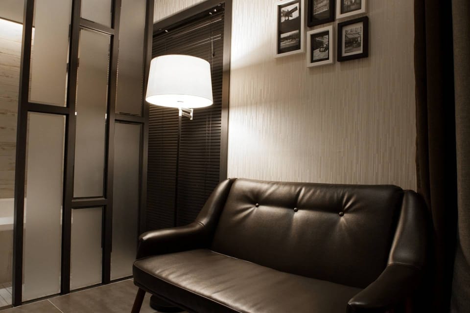Junior Double Room | In-room safe, soundproofing, WiFi (free), bed sheets