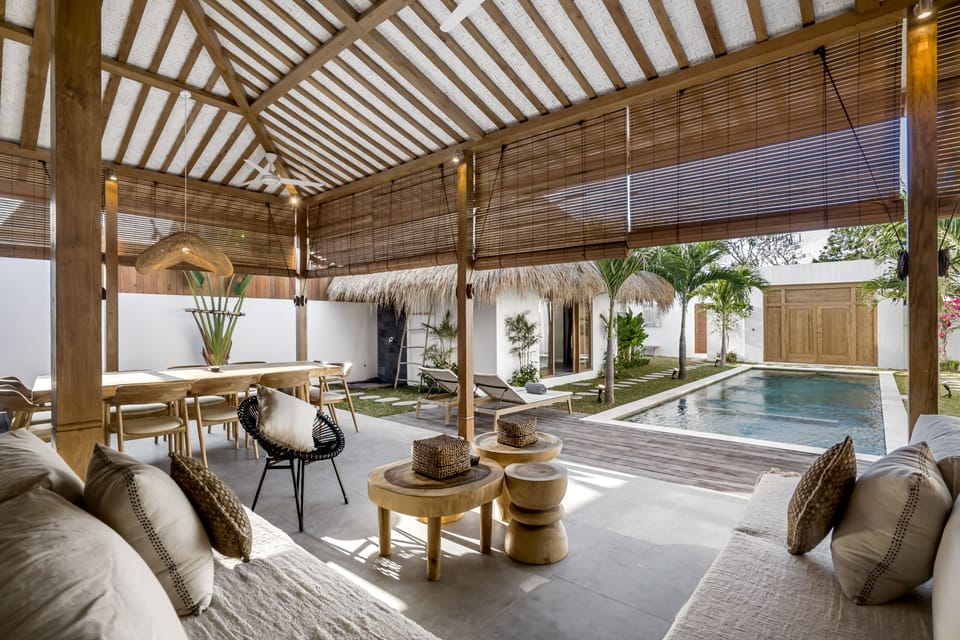 Deluxe Villa, 5 Bedrooms, Private Pool, Pool View | Living area | 32-inch Smart TV with digital channels
