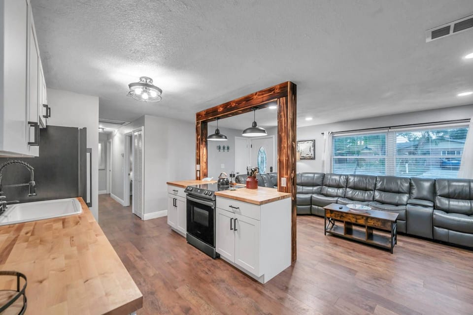 Open-Concept Kitchen and Living Room Area