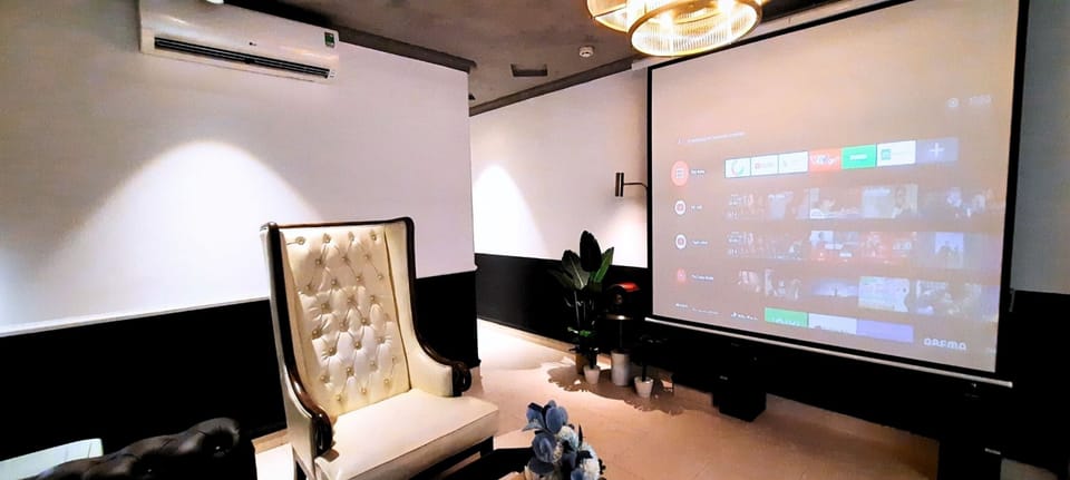 Royal Double Room | Individually decorated, individually furnished, desk, laptop workspace