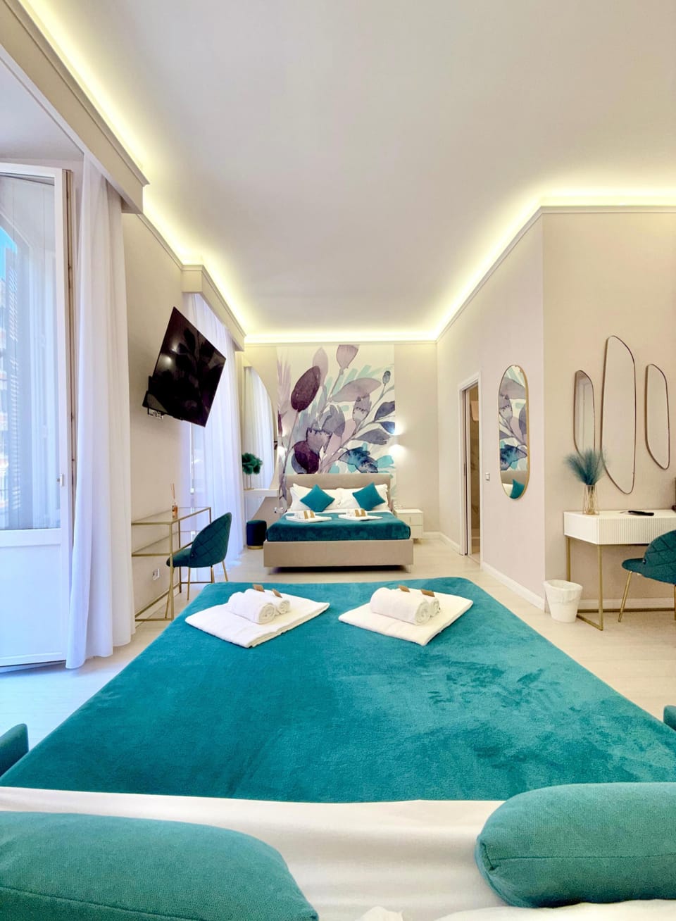 Deluxe Quadruple Room | Hypo-allergenic bedding, desk, soundproofing, free WiFi