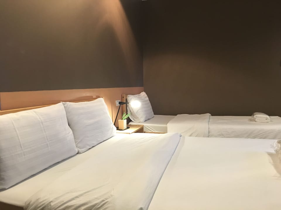 Standard Triple | 1 bedroom, desk, free WiFi