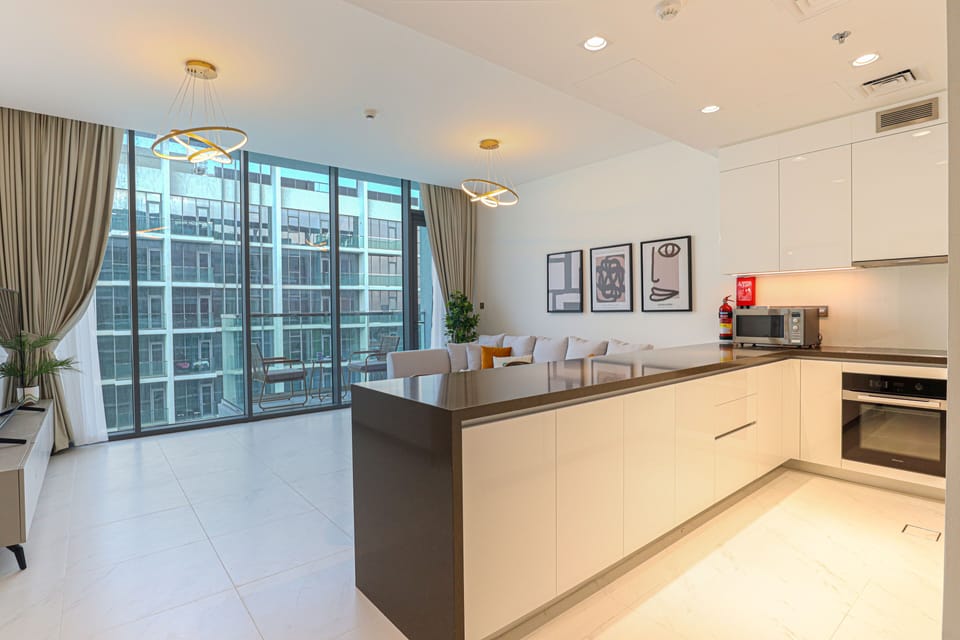 Elite Apartment | Private kitchen | Fridge, microwave, oven, espresso maker
