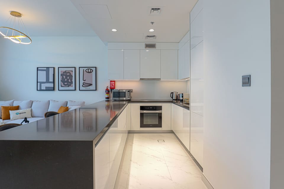 Elite Apartment | Private kitchen | Fridge, microwave, oven, espresso maker