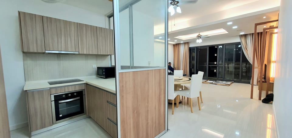 Premium Condo, 3 Bedrooms, Non Smoking, Bathtub | Private kitchen | Full-size fridge, microwave, oven, stovetop