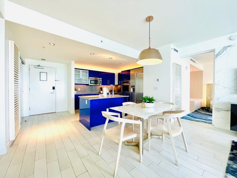 Dining area / kitchen