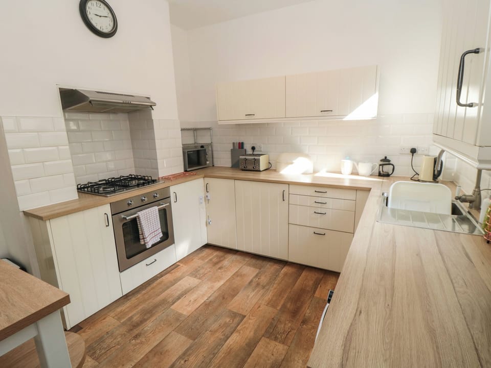 Fridge, dishwasher, electric kettle, toaster