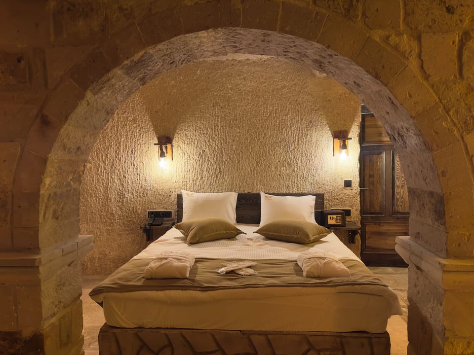 Deluxe Room | Premium bedding, down comforters, Select Comfort beds, in-room safe