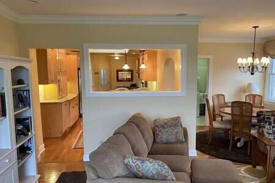 Living Room (2)