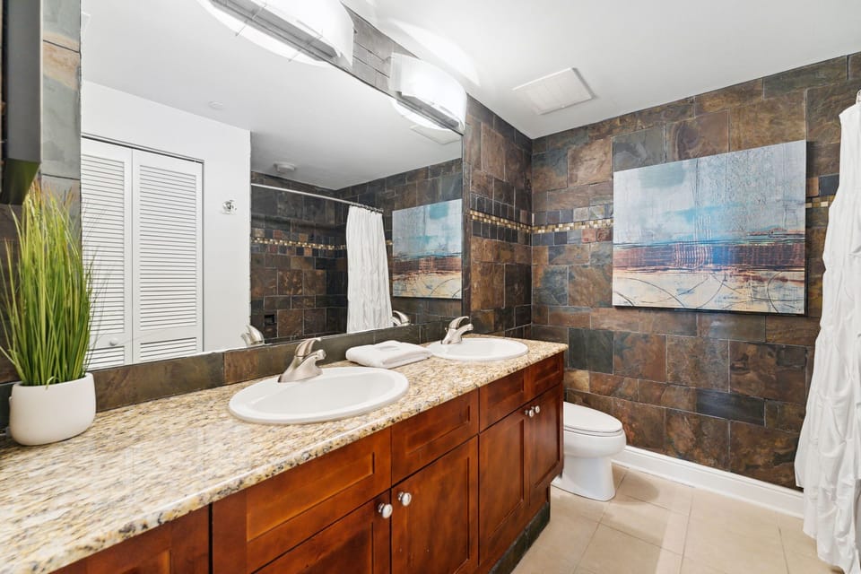 Spacious bathrooms perfect for groups.
