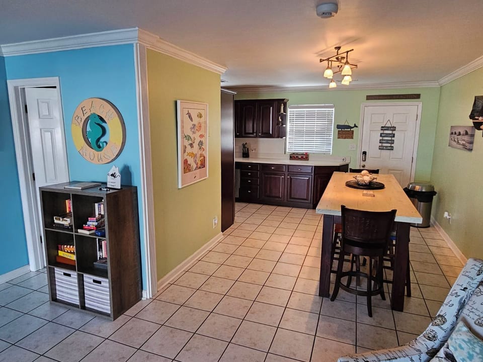 Where Family Meals and Laughter Happen—Seats 8 Comfortably