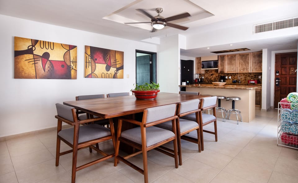 Dining room for 8 people