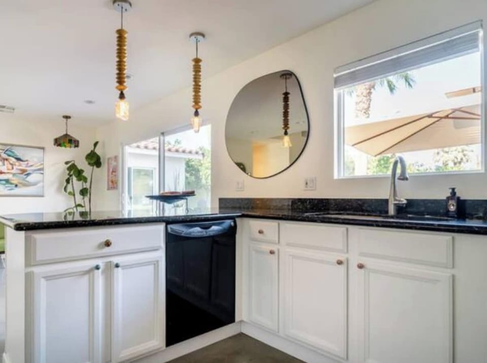 Kitchen & Dishwasher