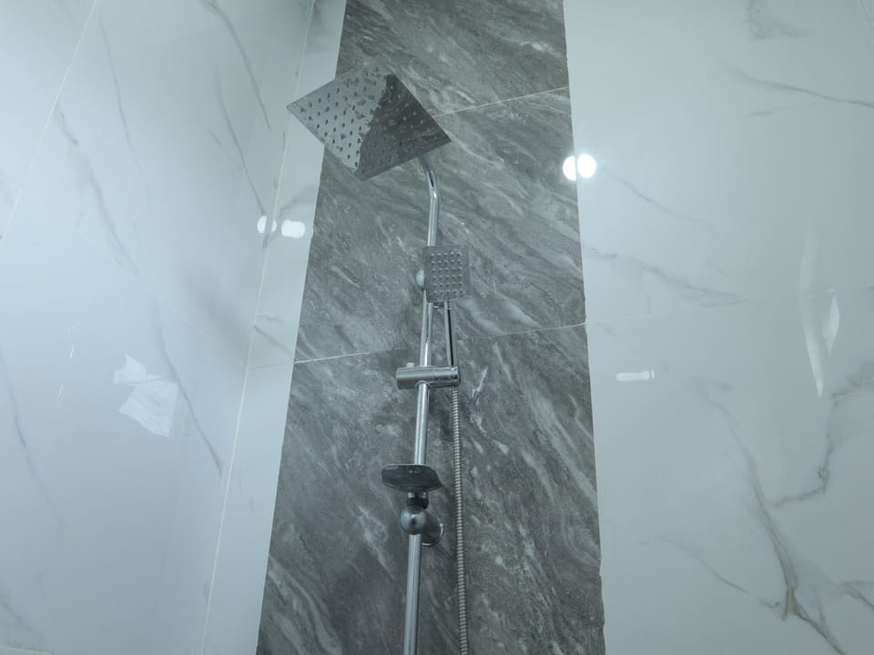 Standard Room, 1 Double Bed | Bathroom | Shower, rainfall showerhead, bidet, towels