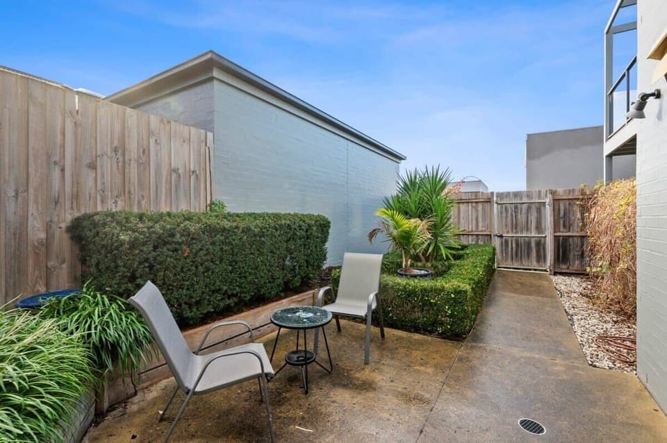 Private sunny courtyard