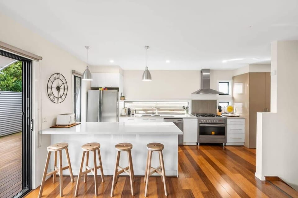 The well-appointed kitchen has everything you need