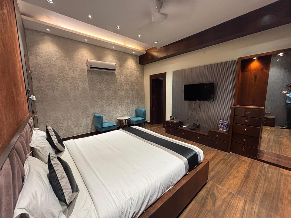 Superior Room | 1 bedroom, Egyptian cotton sheets, premium bedding, memory foam beds