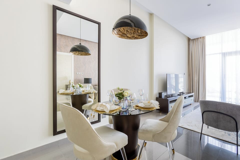 Deluxe Apartment | Dining room