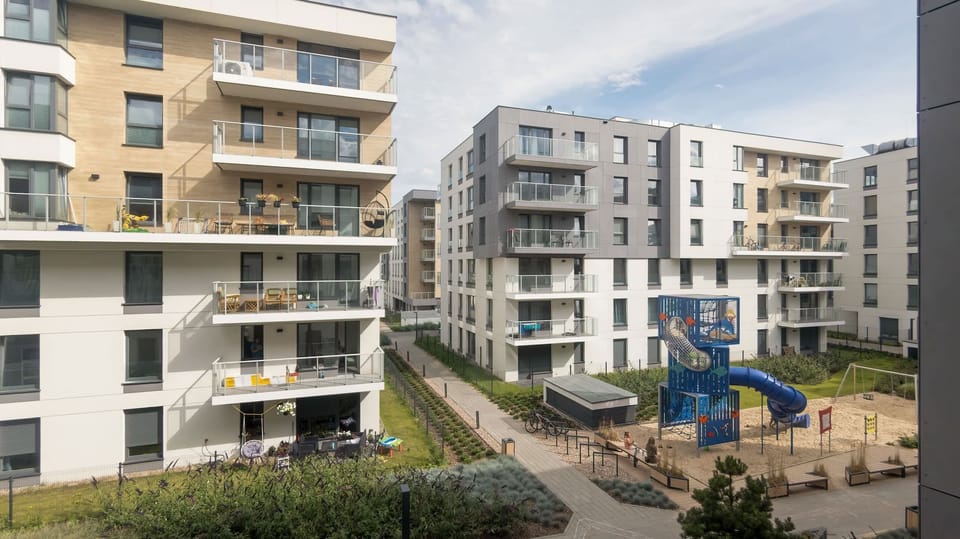 Enjoy easy access to the city's attractions from this well-located building. 