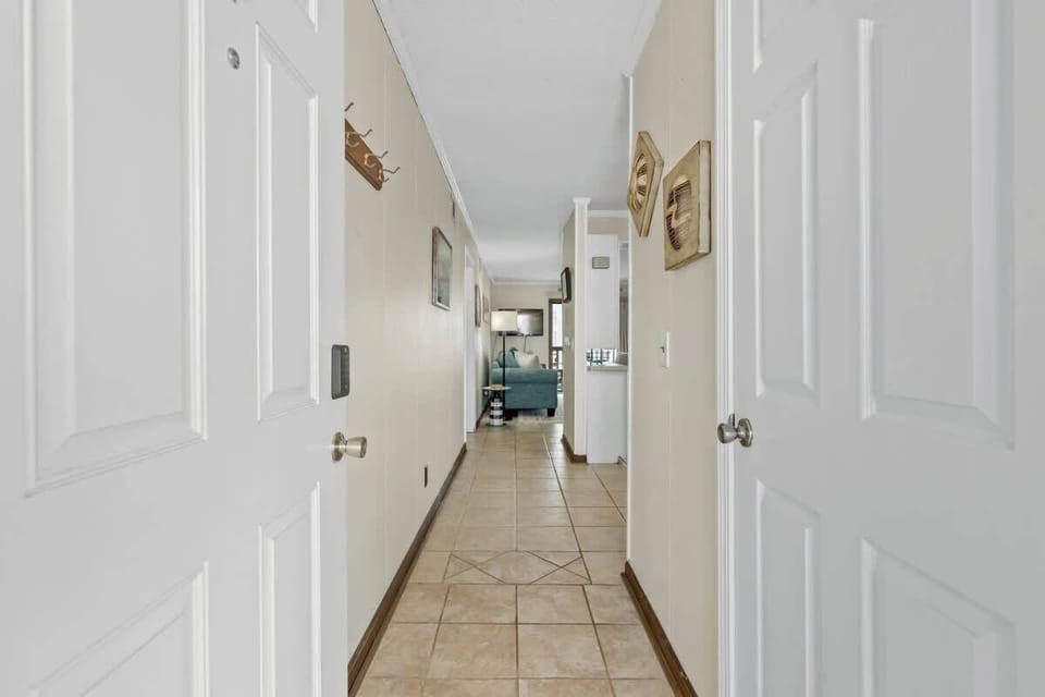 Unit Entryway
