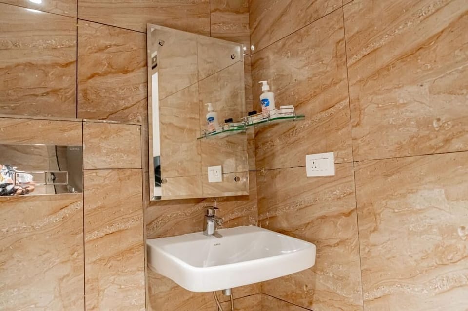 Executive Room | Bathroom | Slippers