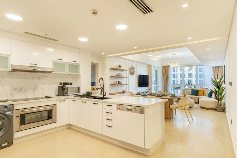 Luxury Apartment | Private kitchen | Fridge, microwave, oven, stovetop