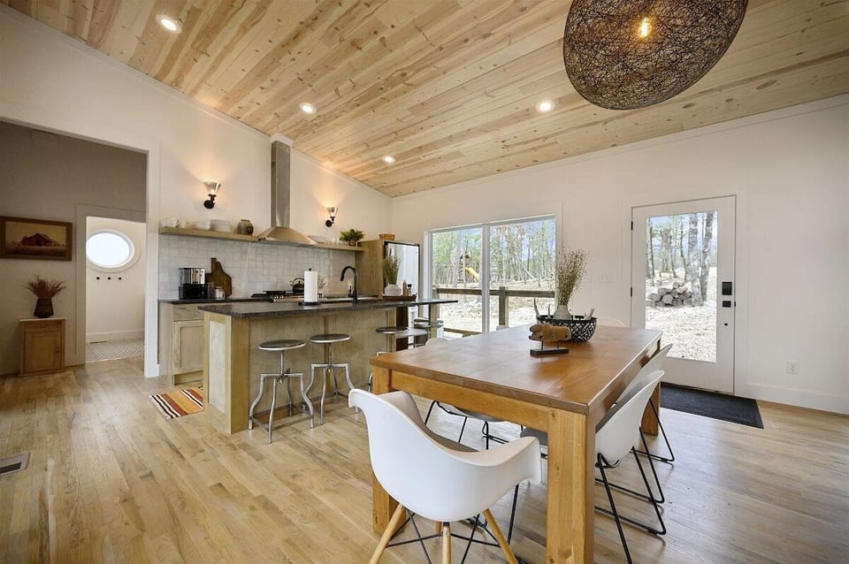 Kitchen & Dining Area: Bright and airy, perfect for culinary adventures and gatherings!