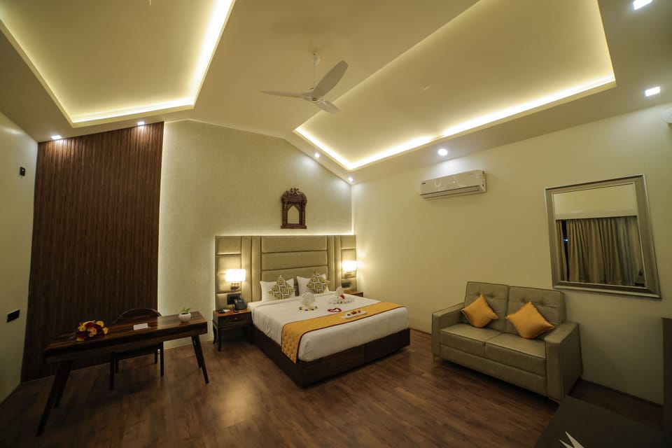 Royal Suite | 1 bedroom, in-room safe, desk, laptop workspace