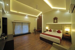 Royal Suite | 1 bedroom, in-room safe, desk, laptop workspace