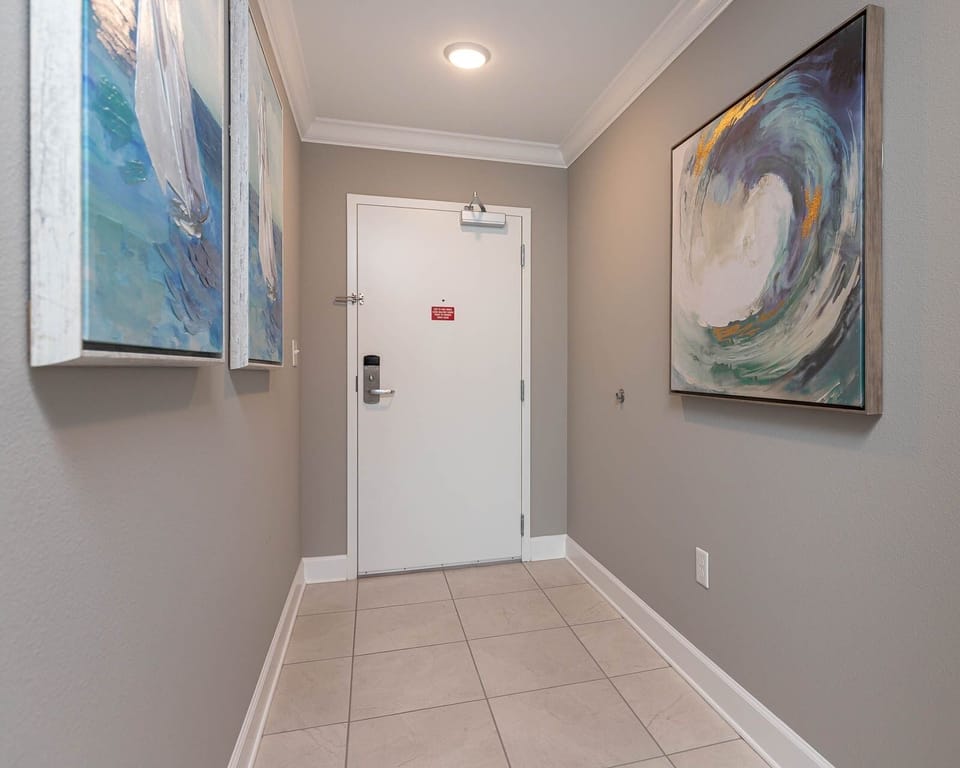 Condo, 3 Bedrooms | Interior