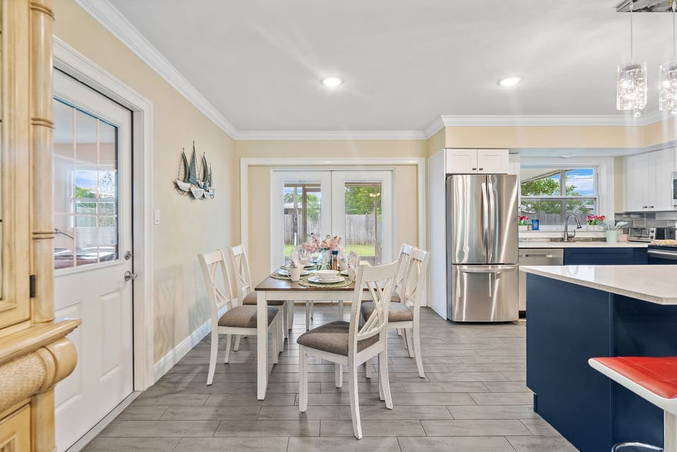 Dining area with French door to the screened lanai