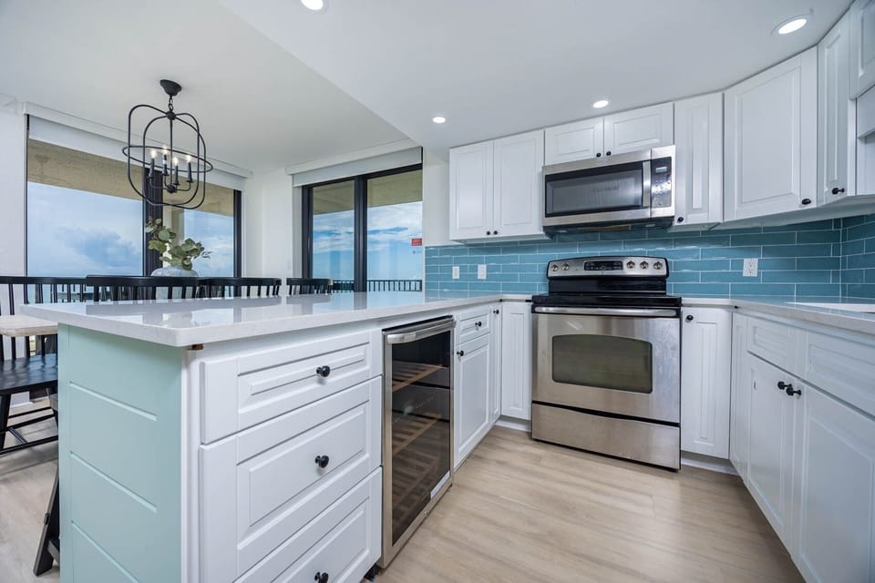 Condo, 3 Bedrooms | Private kitchen | Coffee/tea maker, fridge, oven
