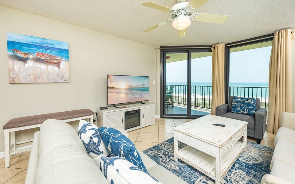 Condo, 2 Bedrooms | Living area