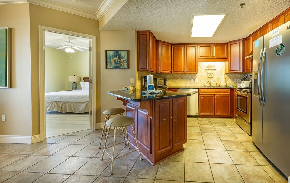 Condo, 3 Bedrooms | Private kitchen | Coffee/tea maker, fridge, oven