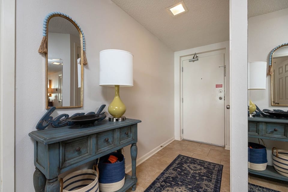 Condo, 3 Bedrooms | Interior