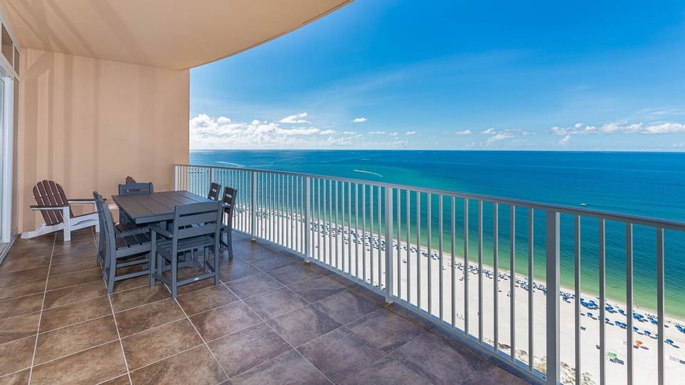 Condo, 3 Bedrooms | Property grounds