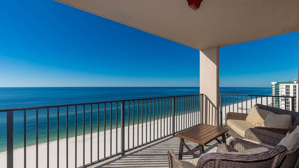 Condo, 3 Bedrooms | Property grounds