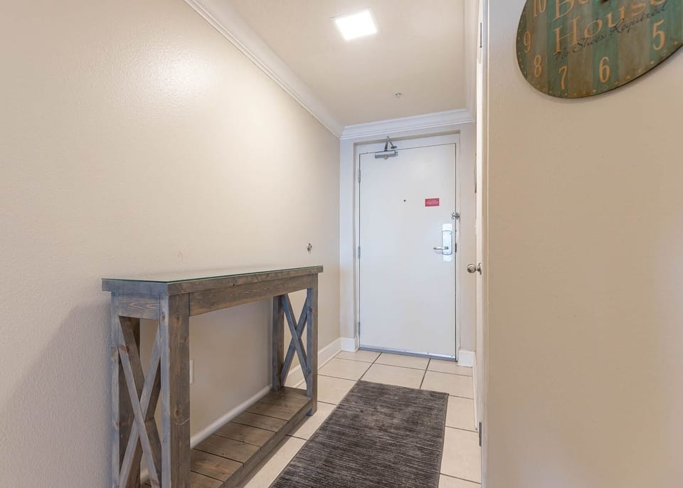 Condo, 3 Bedrooms | Interior