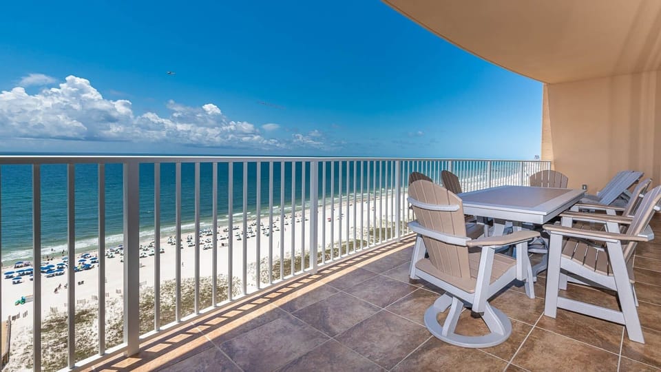 Condo, 3 Bedrooms | Property grounds