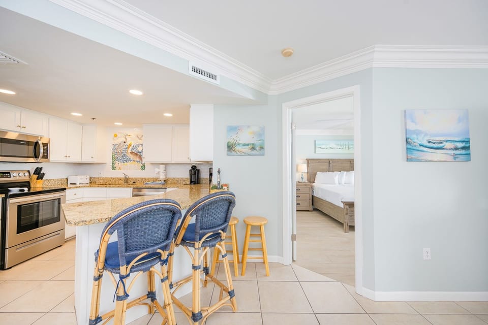 Condo, 3 Bedrooms | Private kitchen | Coffee/tea maker, fridge, oven