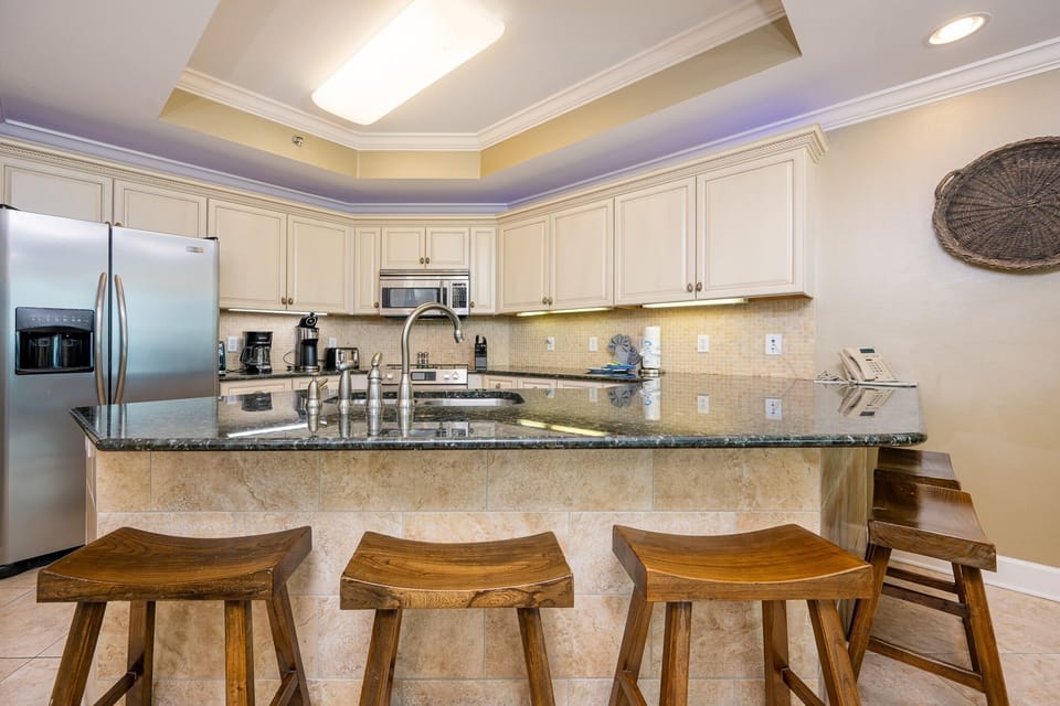 Condo, 3 Bedrooms | Private kitchen | Coffee/tea maker, fridge, oven