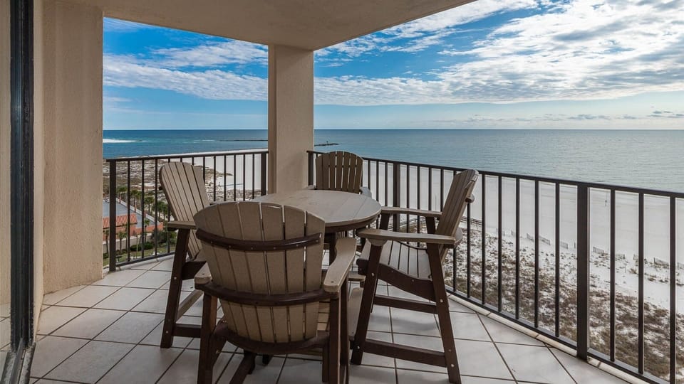 Condo, 2 Bedrooms | Outdoor dining