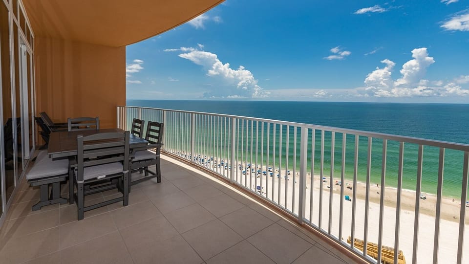 Condo, 3 Bedrooms | Property grounds